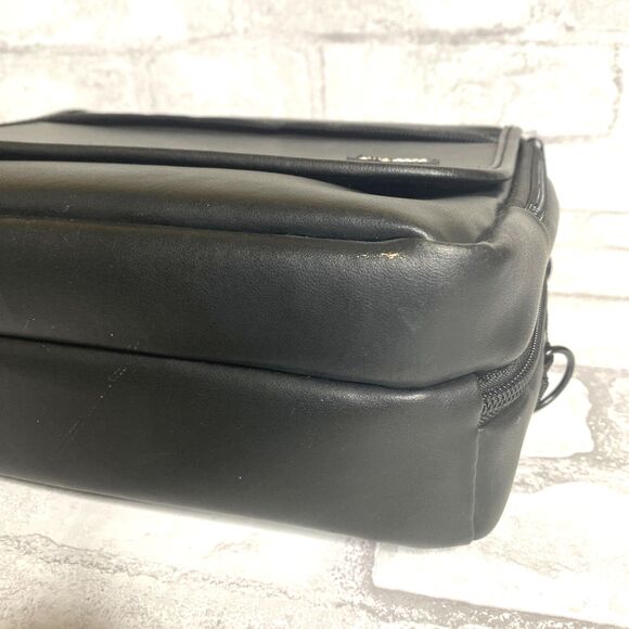 Case Logic Small Case Black Leather with Audio Jack (Missing Strap) - Picture 5 of 9